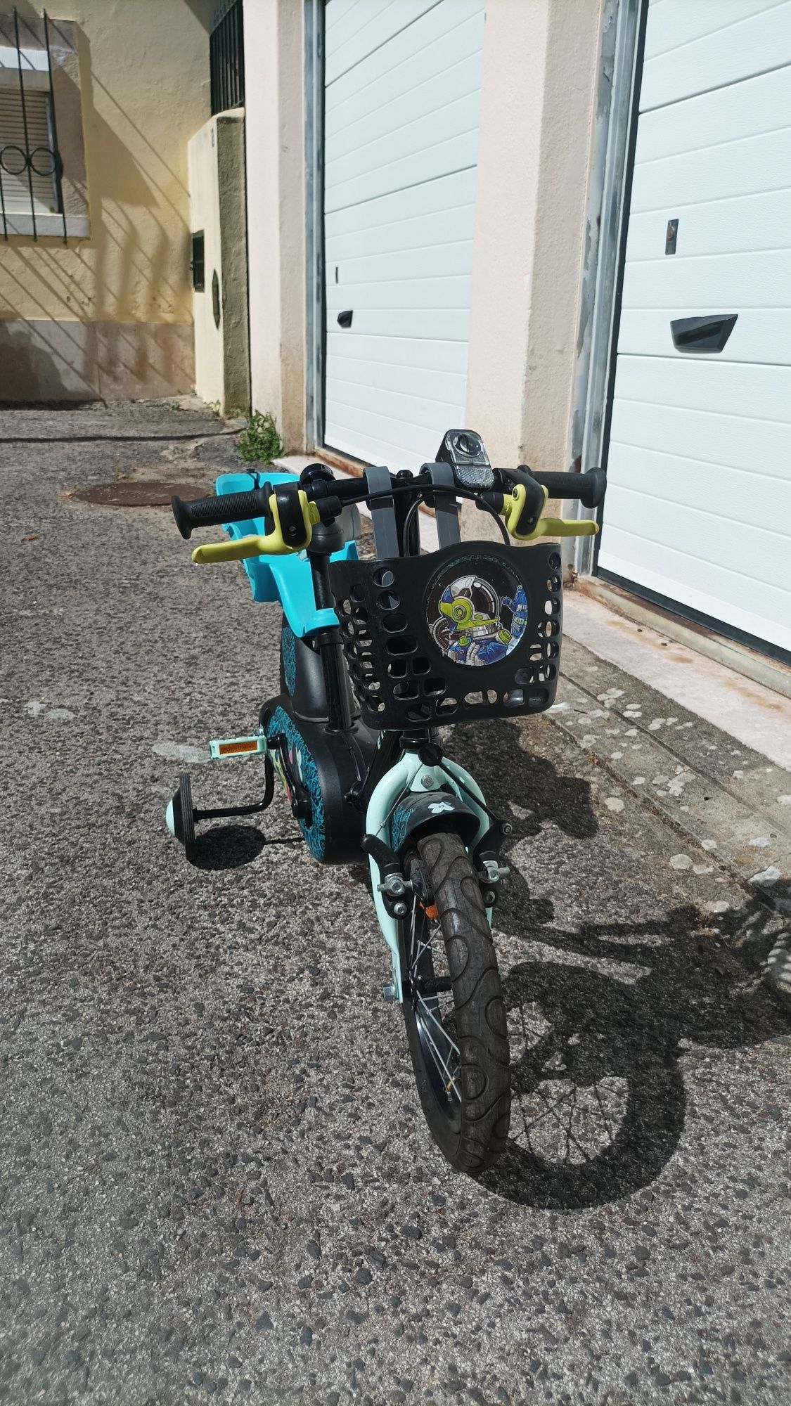 Bicicleta com rodinhas B' twin mini monsters  14 criança