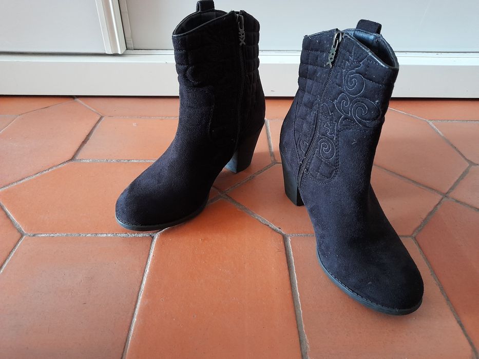 Botas em camurça