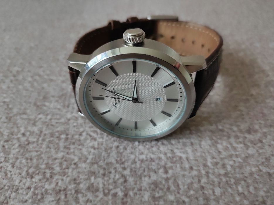 Чоловічій годинник