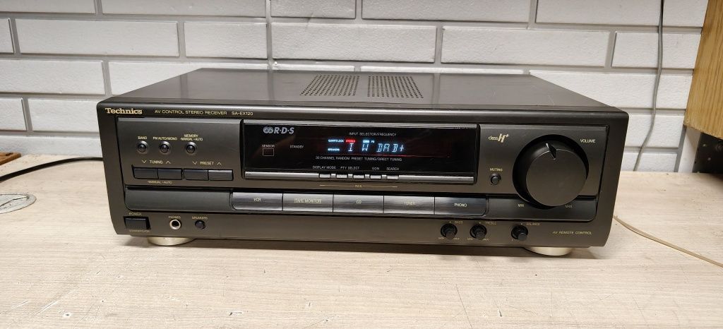 Amplituner stereo TECHNICS SA-EX120.