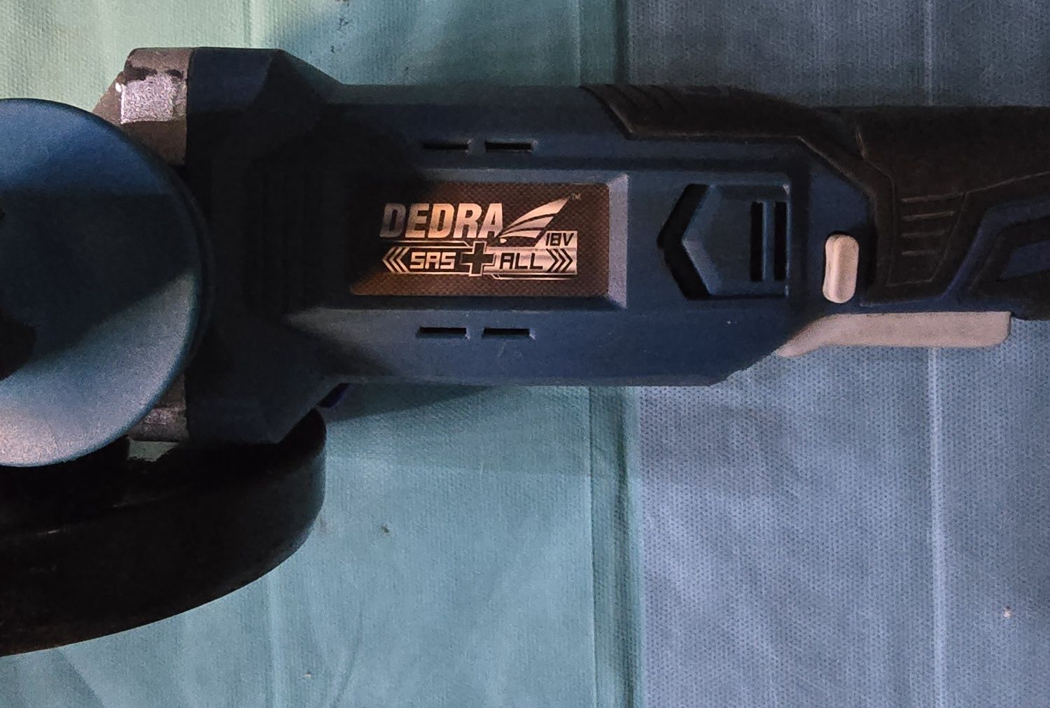 Szlifierka akumulatorowa DEDRA-ded7051. SAS+ALL 18V.