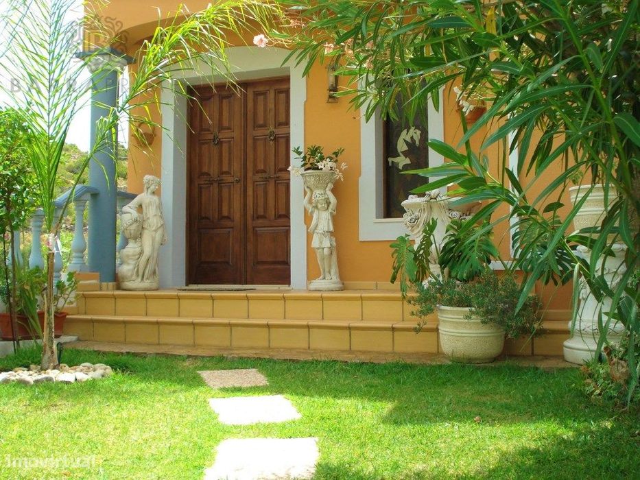 Moradia Isolada T5 com Vista Mar e Jardim em Alcaria Cova, Estoi