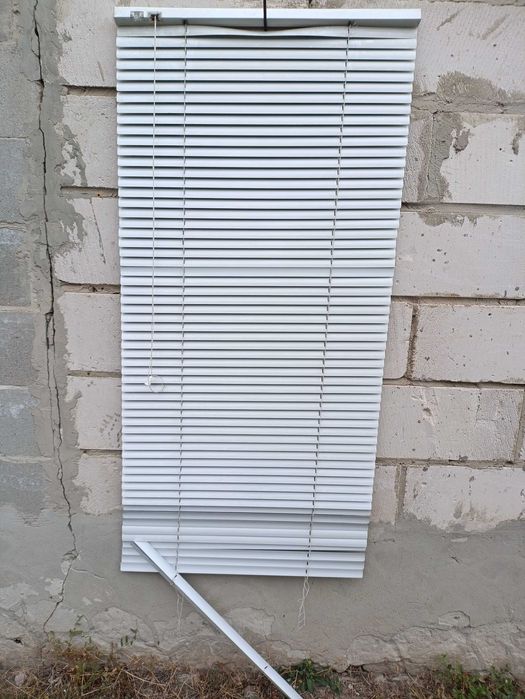 Жалюзи белые 65 на 130 см