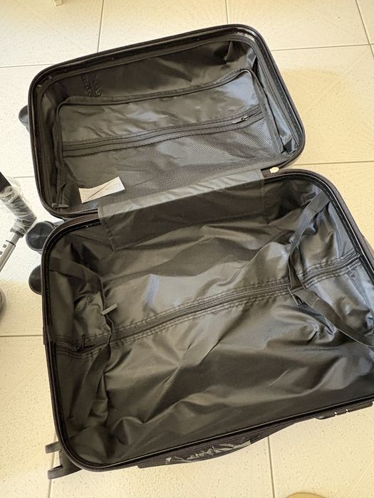 2 Mala viagem novas, nunca usadas.