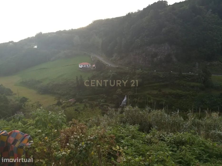 Terreno rústico  próximo da Ribeira do Guilherme