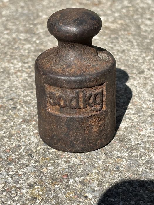 Stary żelazny odważnik 0,5kg