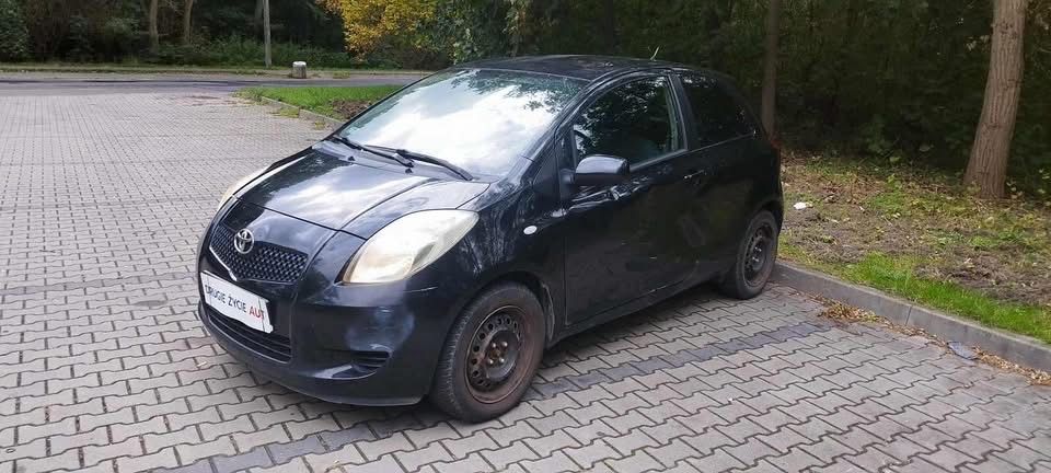 Toyota yaris 1.0 benzyna tani ekonomiczny woz dostawa zamiana skup aut