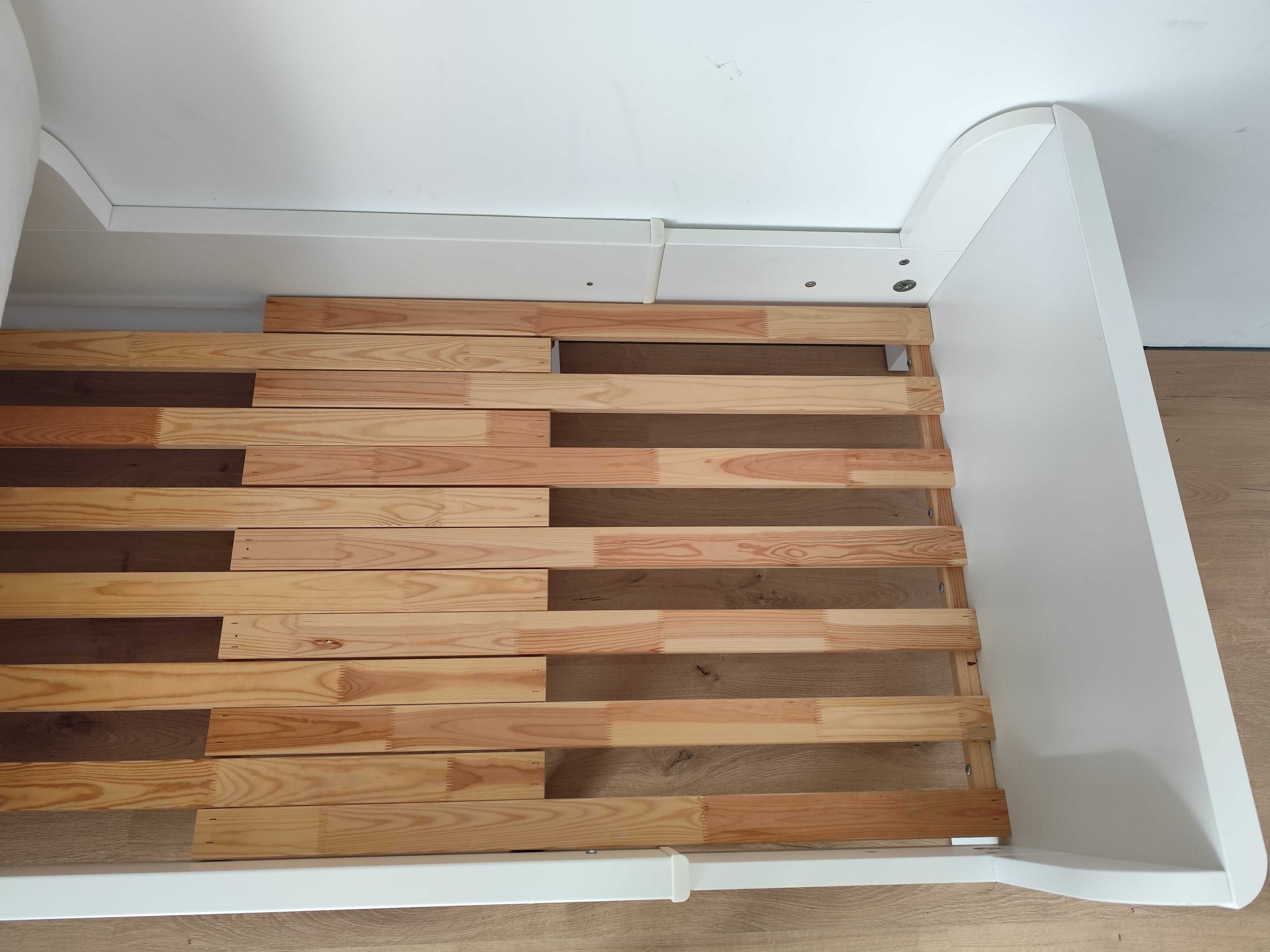Łóżko Ikea rosnące razem z dzieckiem.