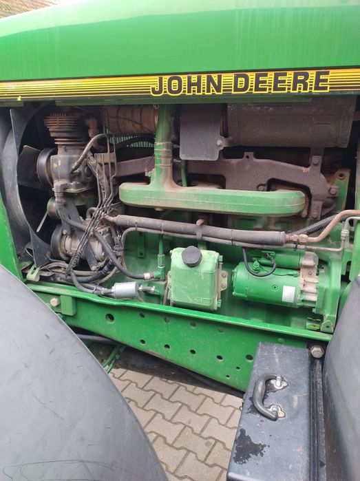 Ciągnik John Deere 7700