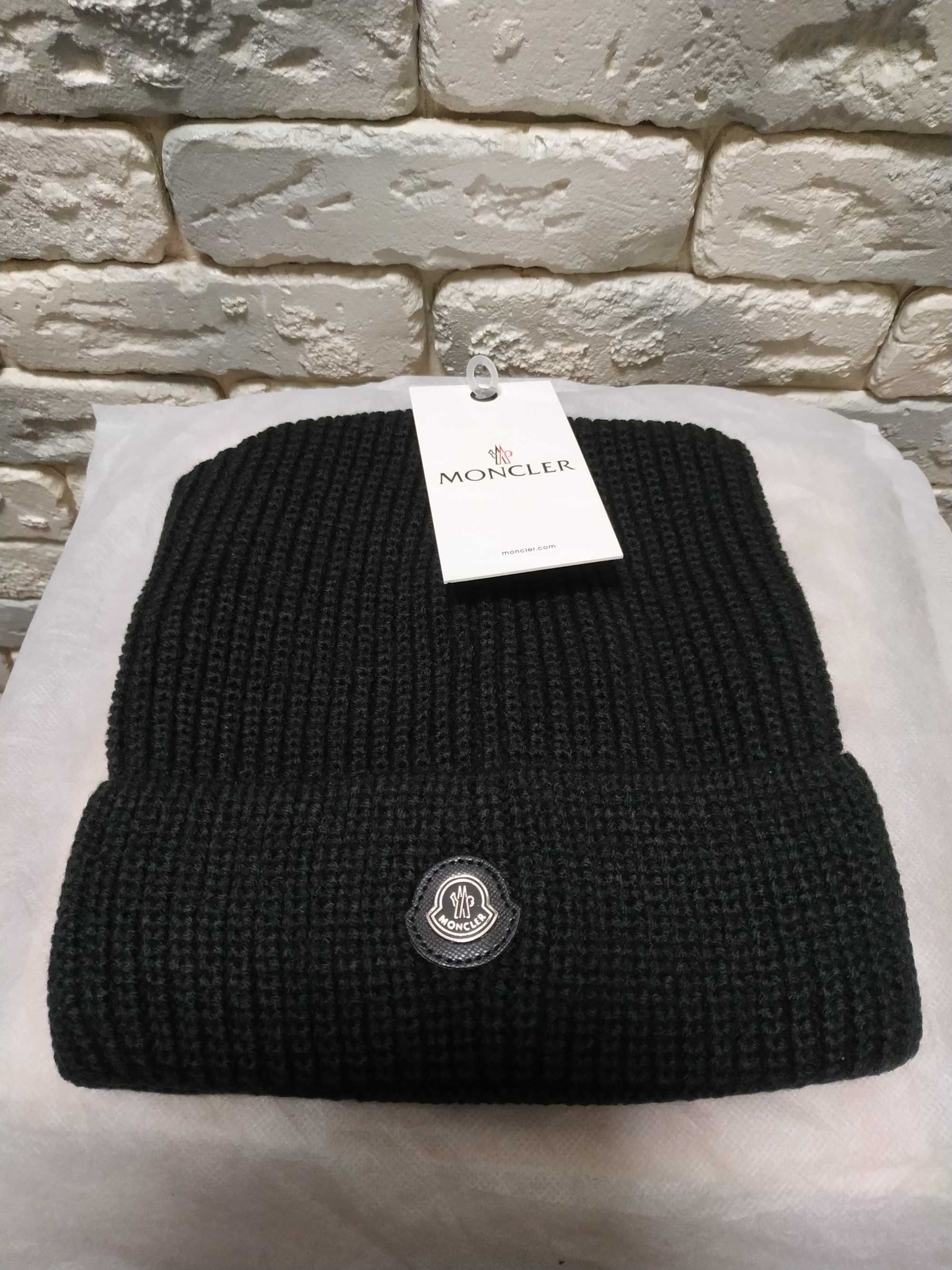 Продаж шапок .гарна ціна Bogner Bikkembergs Fila UGG Dsquared