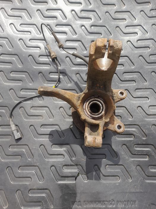 Поворотный кулак Цапфа для Форд Фиеста МК5 МК6