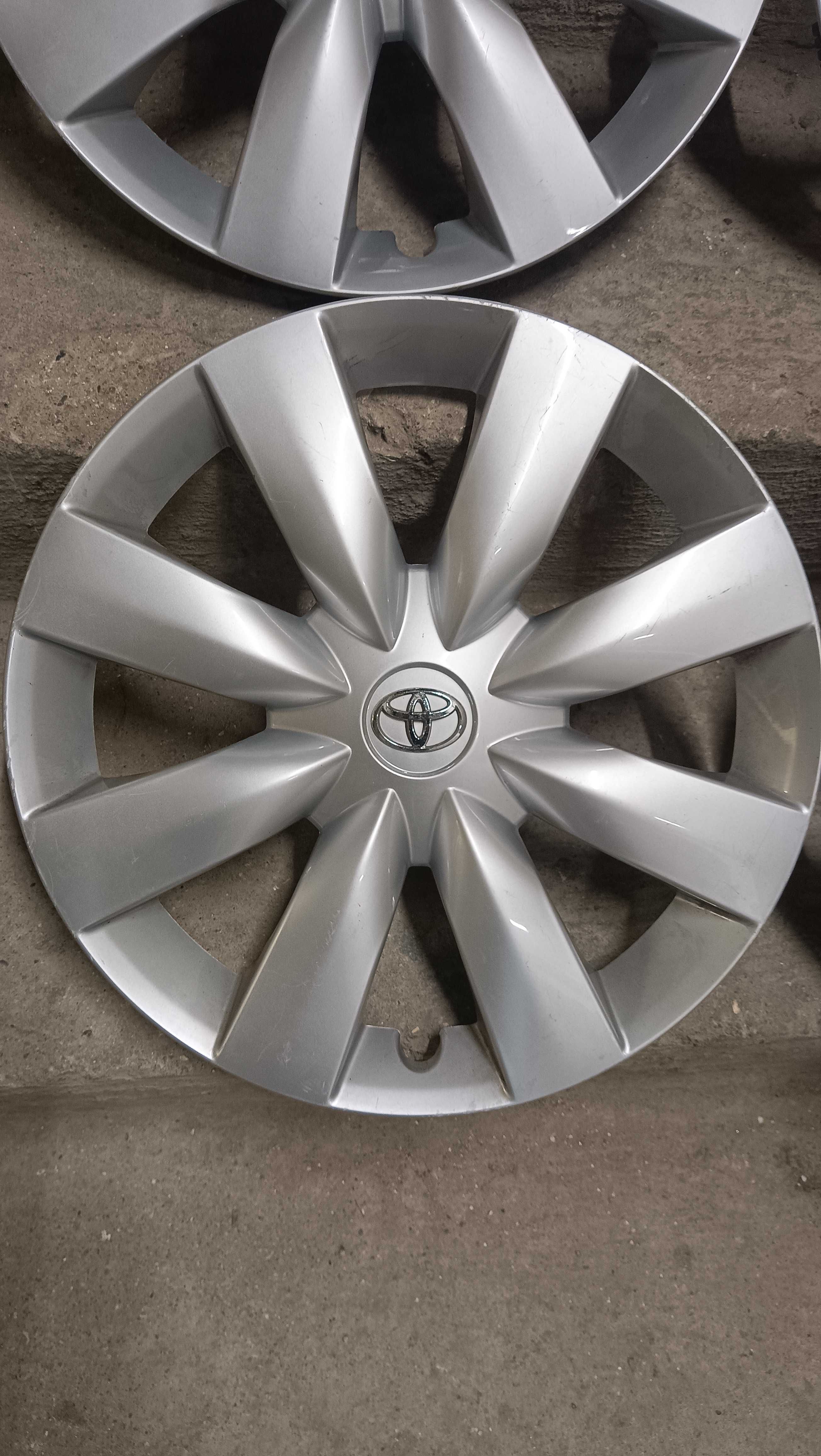Kołpaki Toyota Avensis t25 R16 oryginalne.