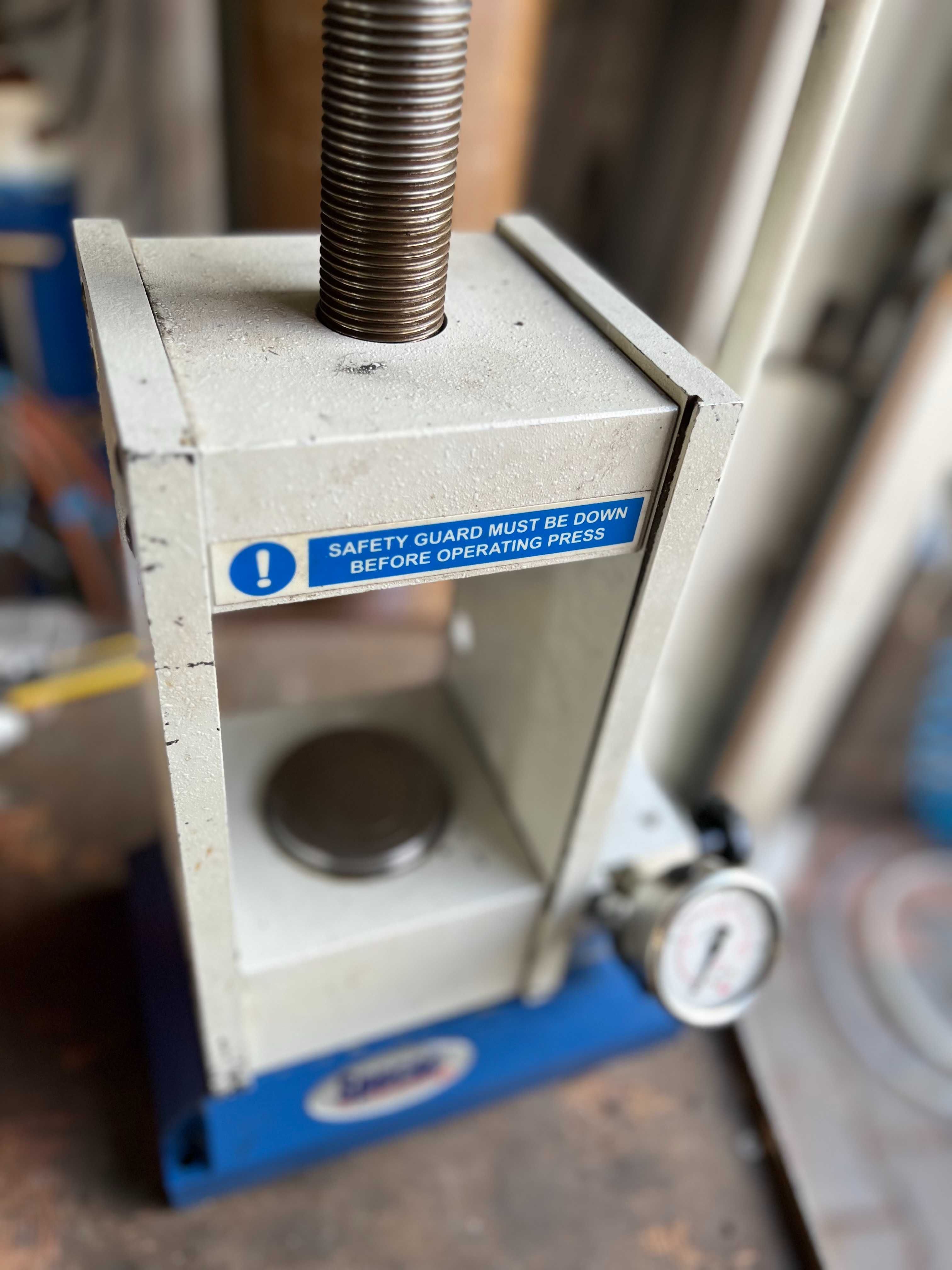 Prasa laboratoryjna 15T Specac