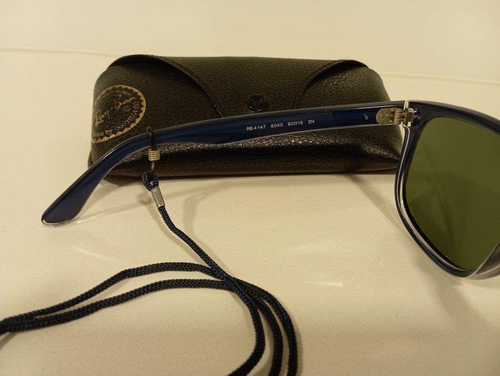 Óculos Ray Ban praticamente NOVOS!