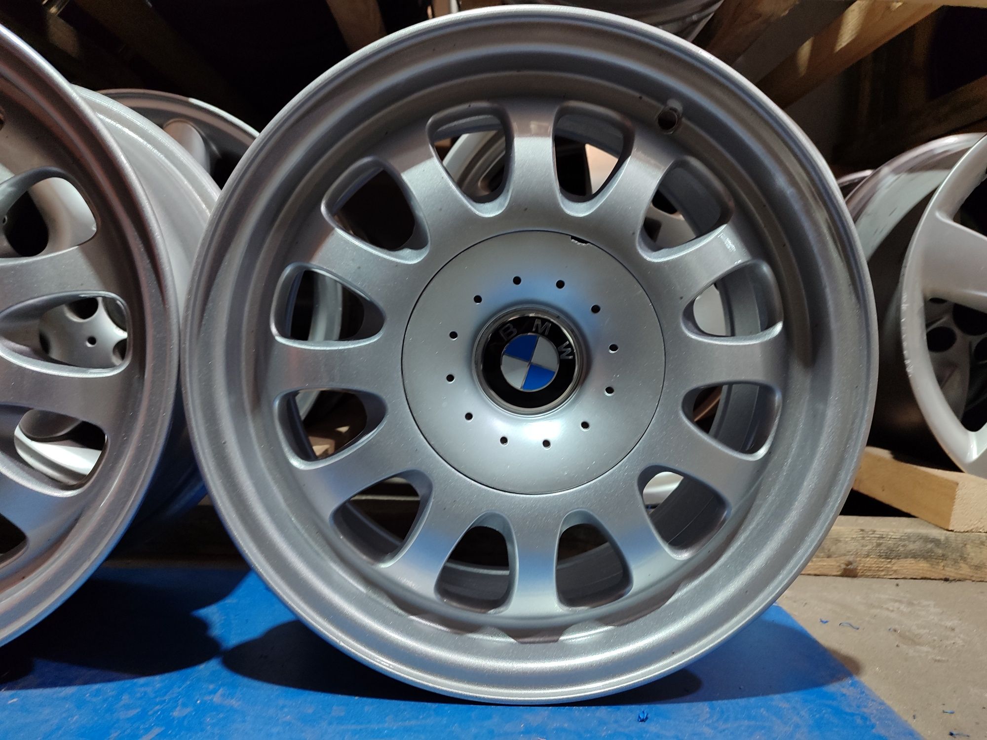 Диски BMW. R-15. 5×120. J-7. ET-20. Dia-74.1
