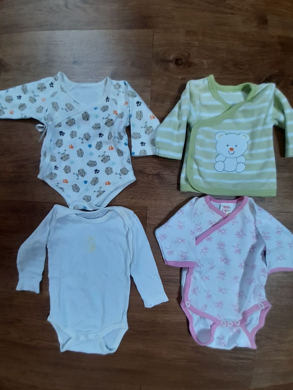 Interiores, pijamas e bodys bebé tamanhos 00, 0 e 1 mês