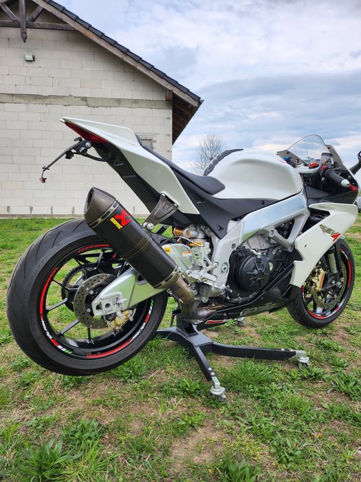 Aprilia rsv4 factory