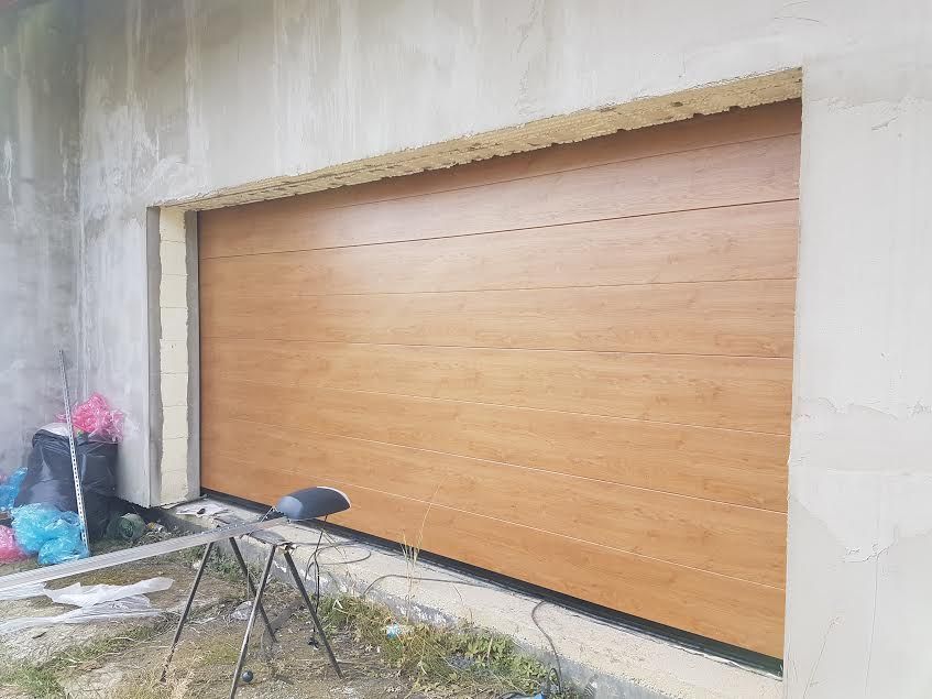 Brama garażowa Wiśniowski 250x210 z napędem