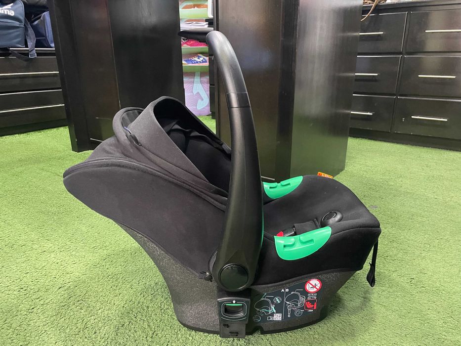 Carrinho Chicco Best Friend Pro + Ovo I-Size + base isofix