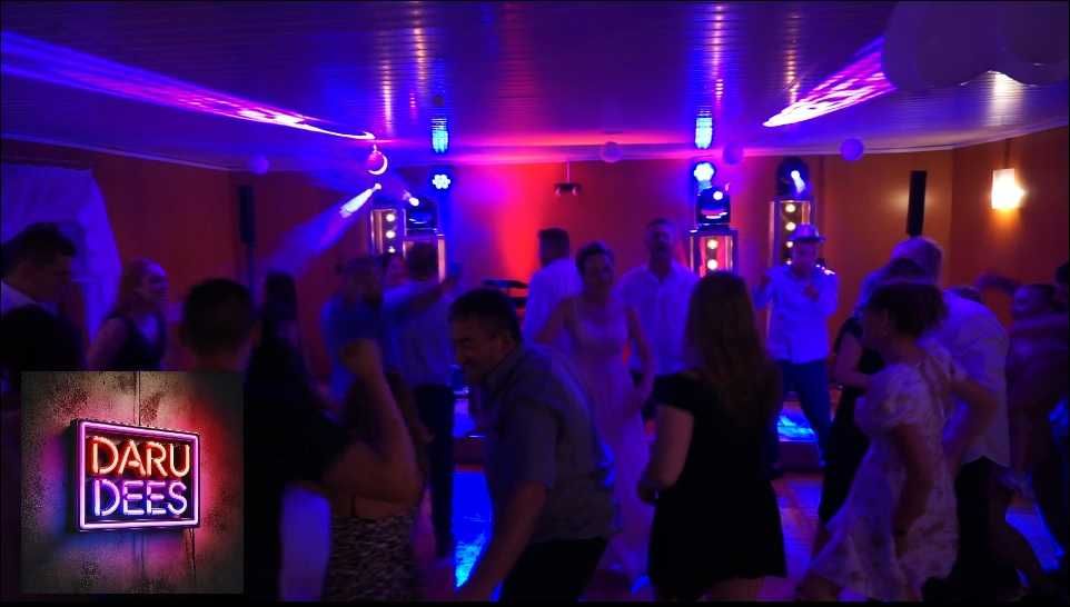 DJ Muzyka z lat 70'S 80'S 90'S Pop-Disco-Eurodance. Oświetlenie.