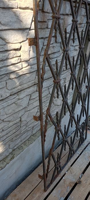 Грати металеві, решітки на вікно