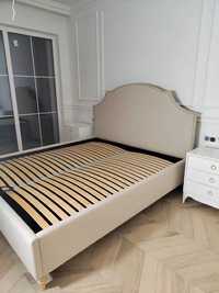 Łóżko tapicerowane boho pinezki plecionka szenil producent na wymiar