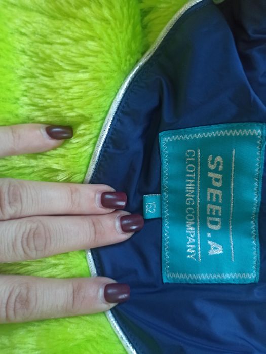 Курточка на дівчинку