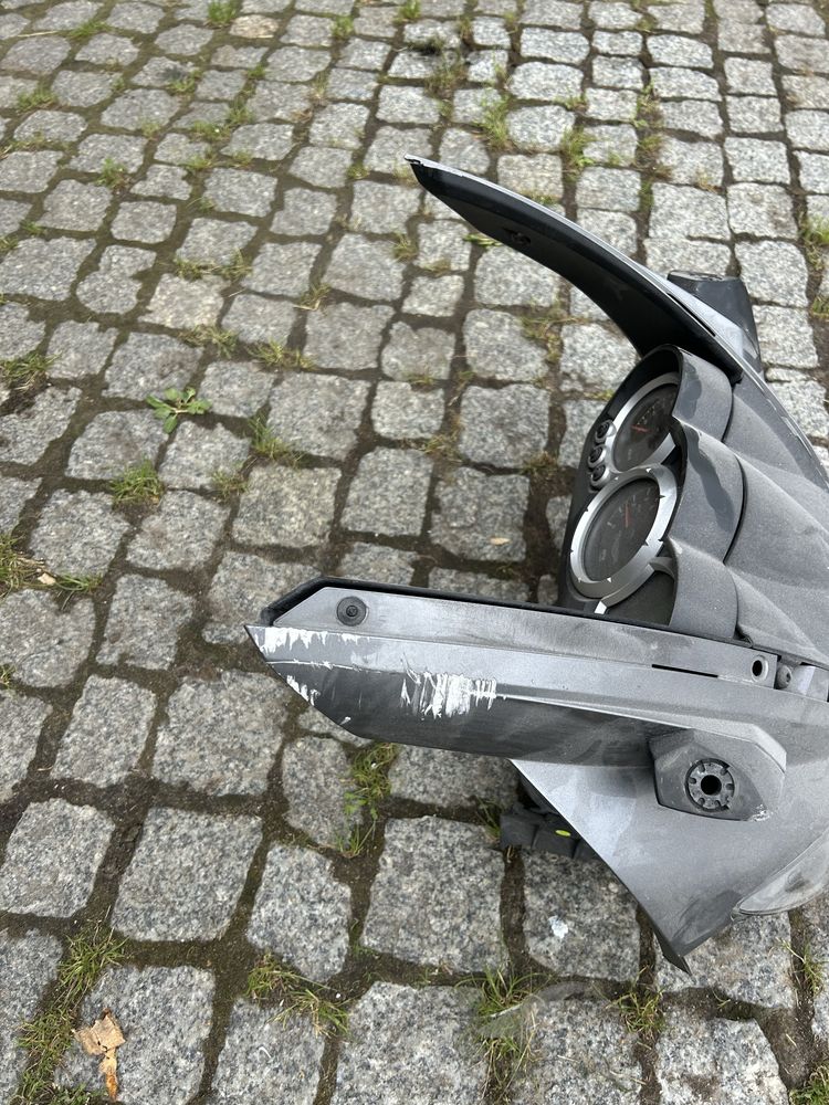 Lampy i zegary do Triumph Sprint