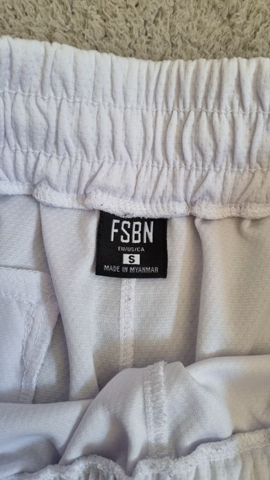 Białe męskie spodenki New Yorker rozmiar S