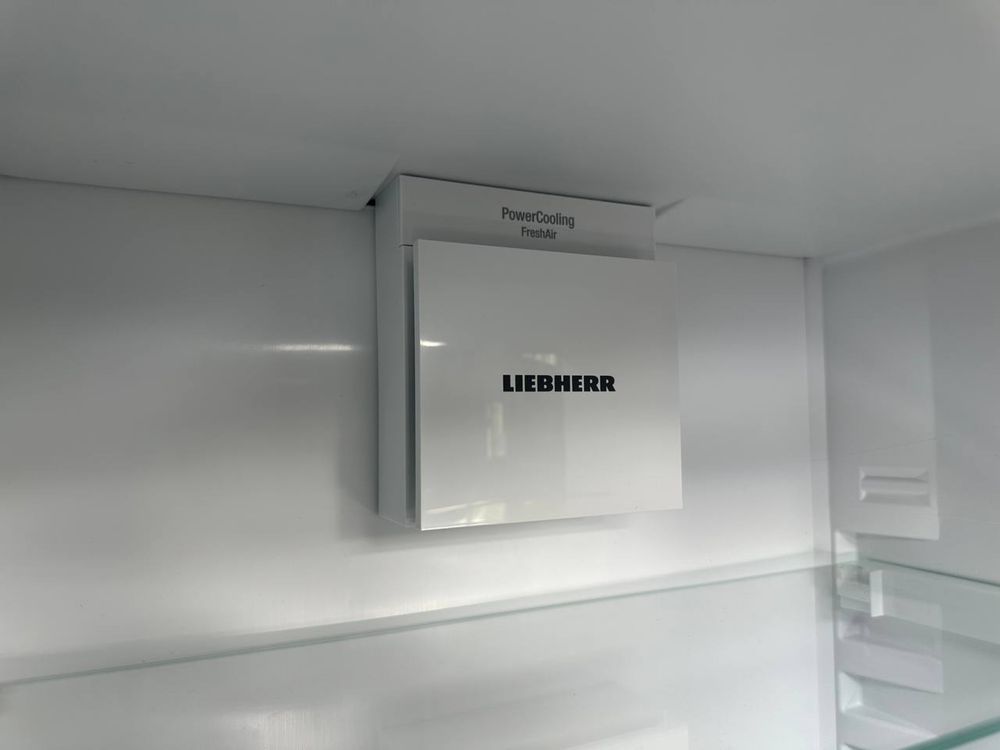 Side by Side біле скло  Холодильник Liebherr RBe 5220 Plus  FNf 5207