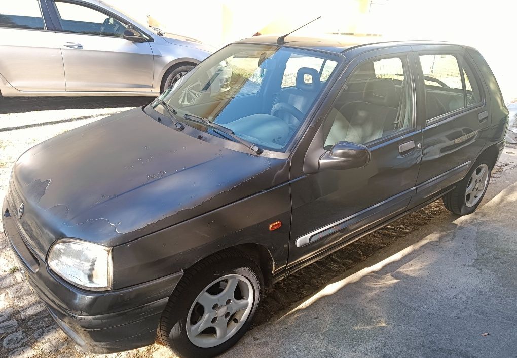 Renault Clio Fidji 1995 – Para reparar ou peças