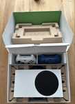 Konsola xbox series s 512 Gb + 2 pady