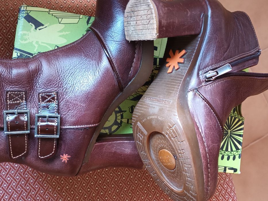 Botins castanhos - Art