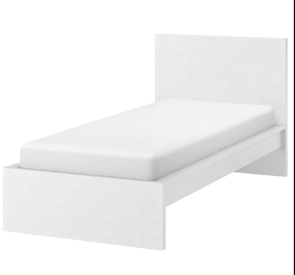Cama de solteiro branca