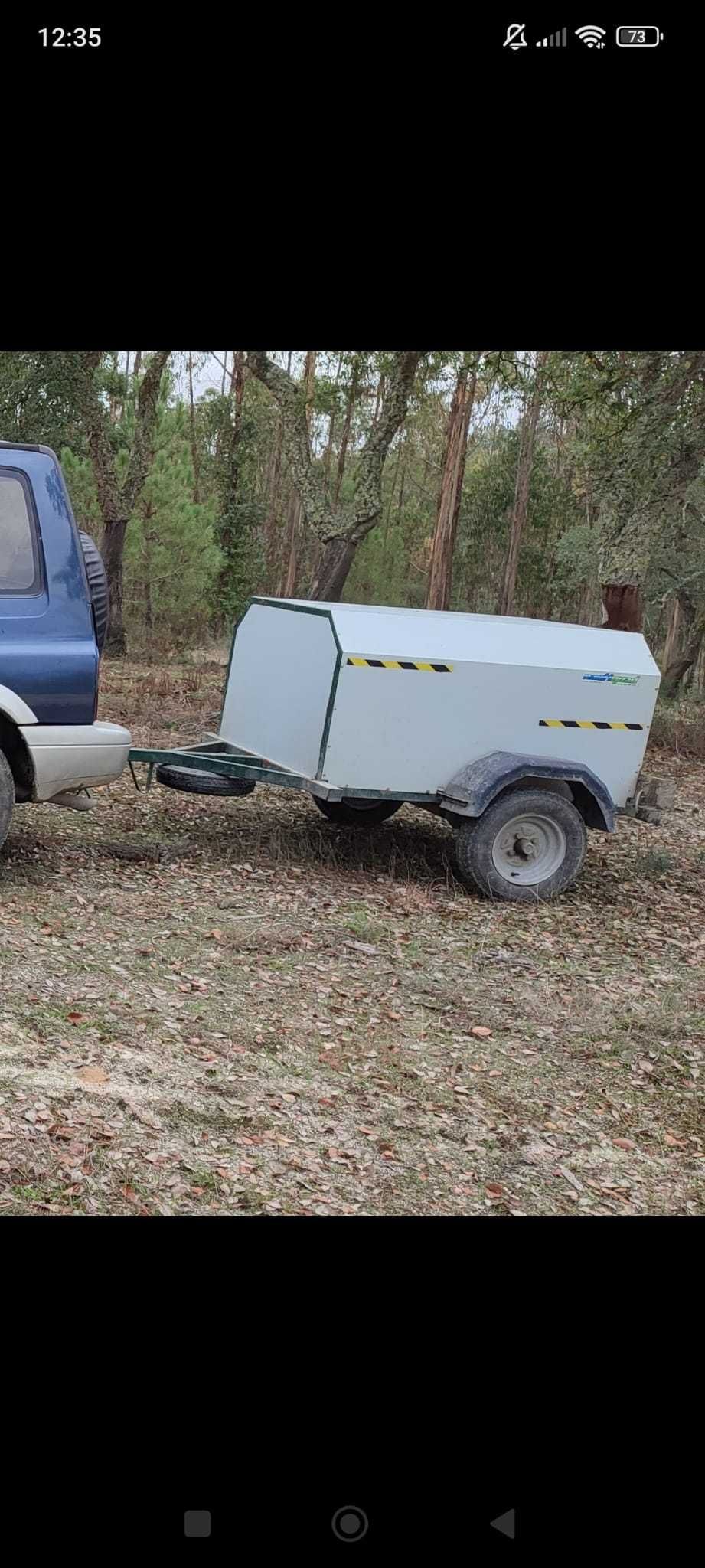 Reboque para cães em bom estado