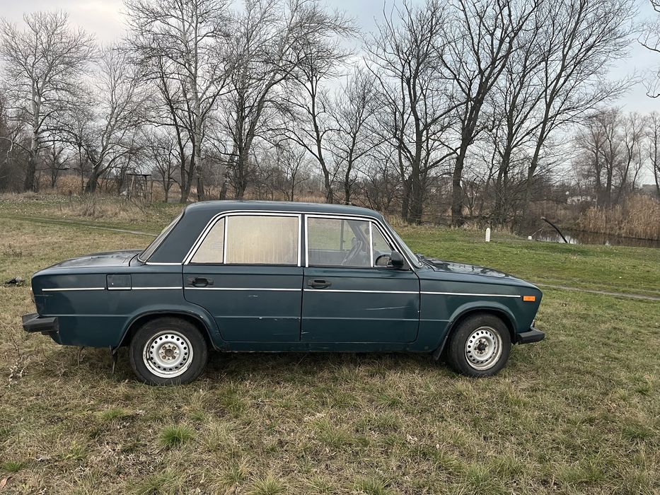 Автомобіль Ваз 2106