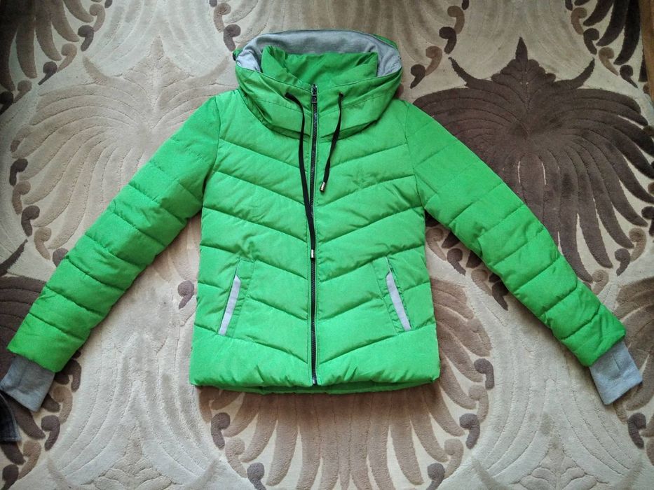 Курточка жіноча нова