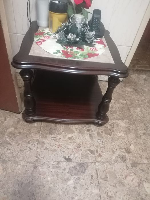 Mesa de apoio em mogno