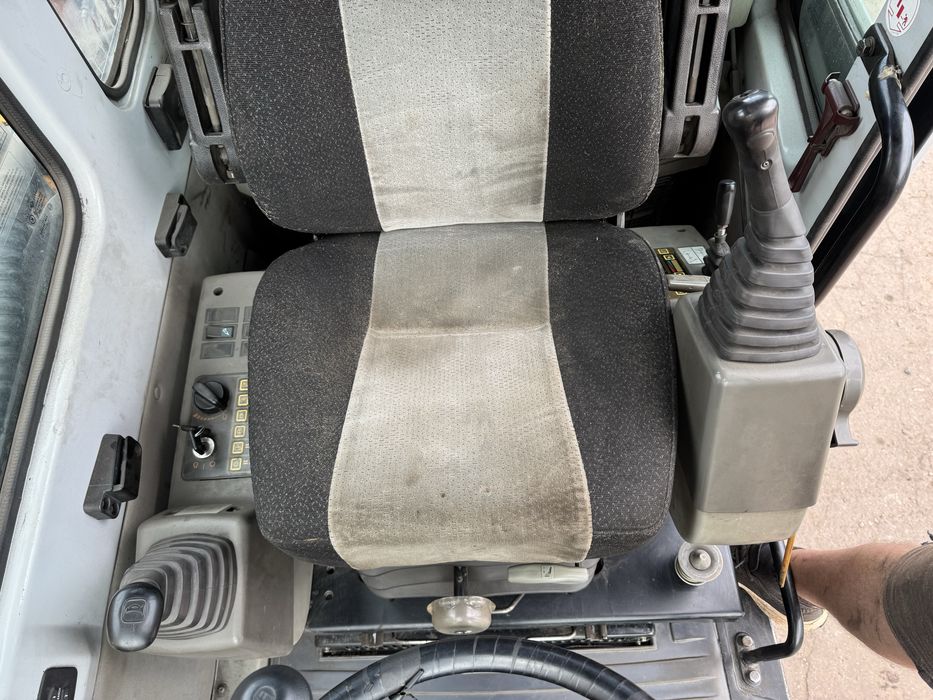 Экскаватор  Hyundai R 200-W7 2008