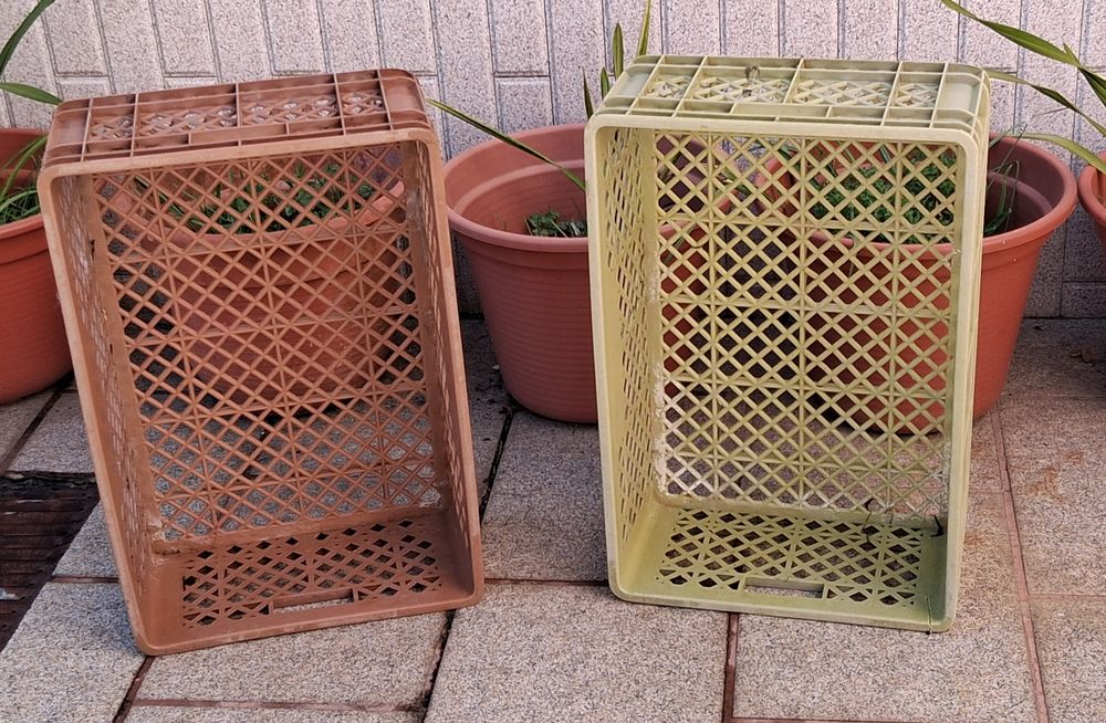 Caixas perfuradas empilhável com pega