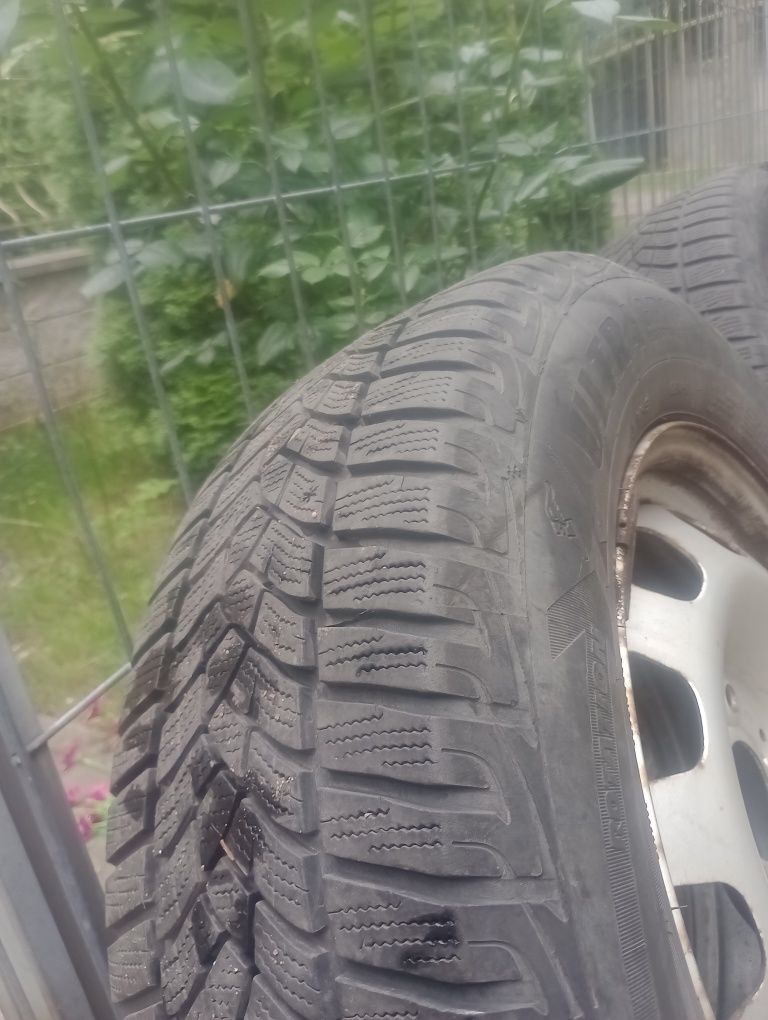 Kola 16  dacia duster 215/65 zima