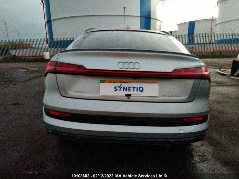 Крило Audi e-tron