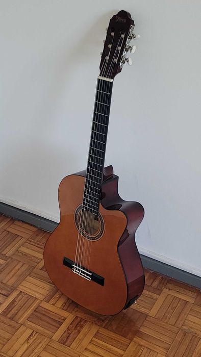 Guitarra Acústica electrificada