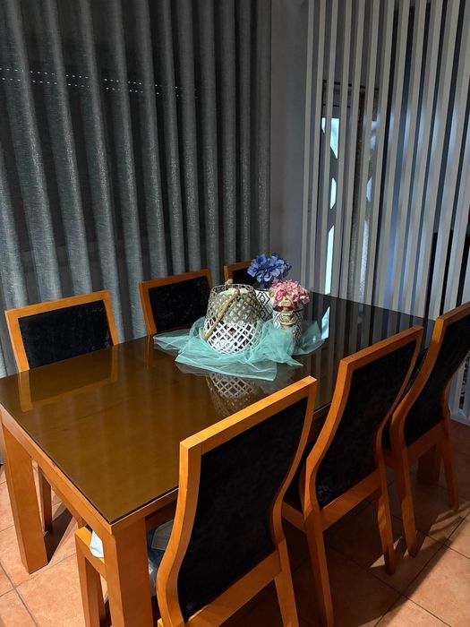 Conjunto mesa + 6 cadeiras jantar