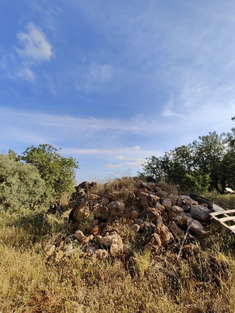 Pedras para dar.