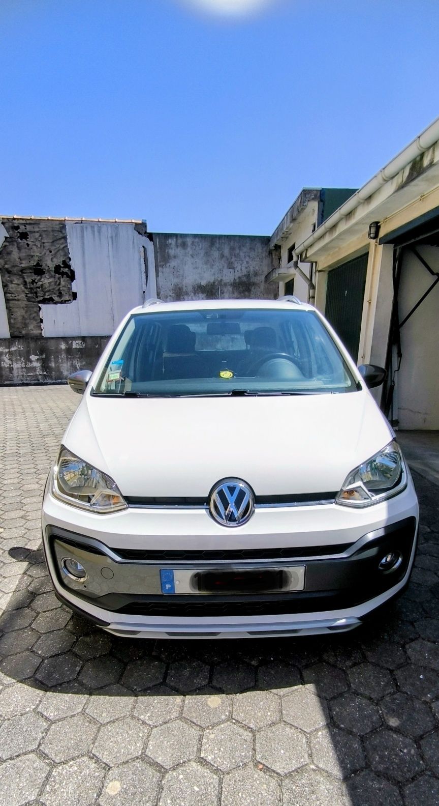 Volkswagen Cross UP