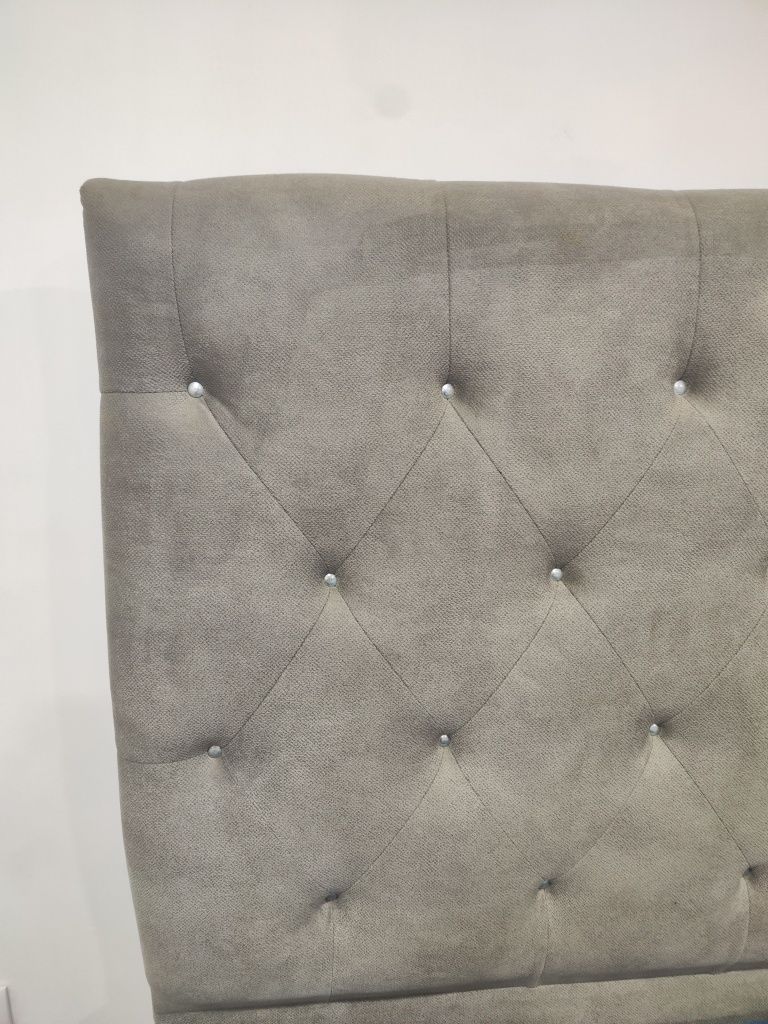 Cama de casal cinza