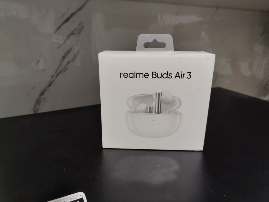 Гарні навушники , realme air buds 3 ,довго тримають заряд,вакуум