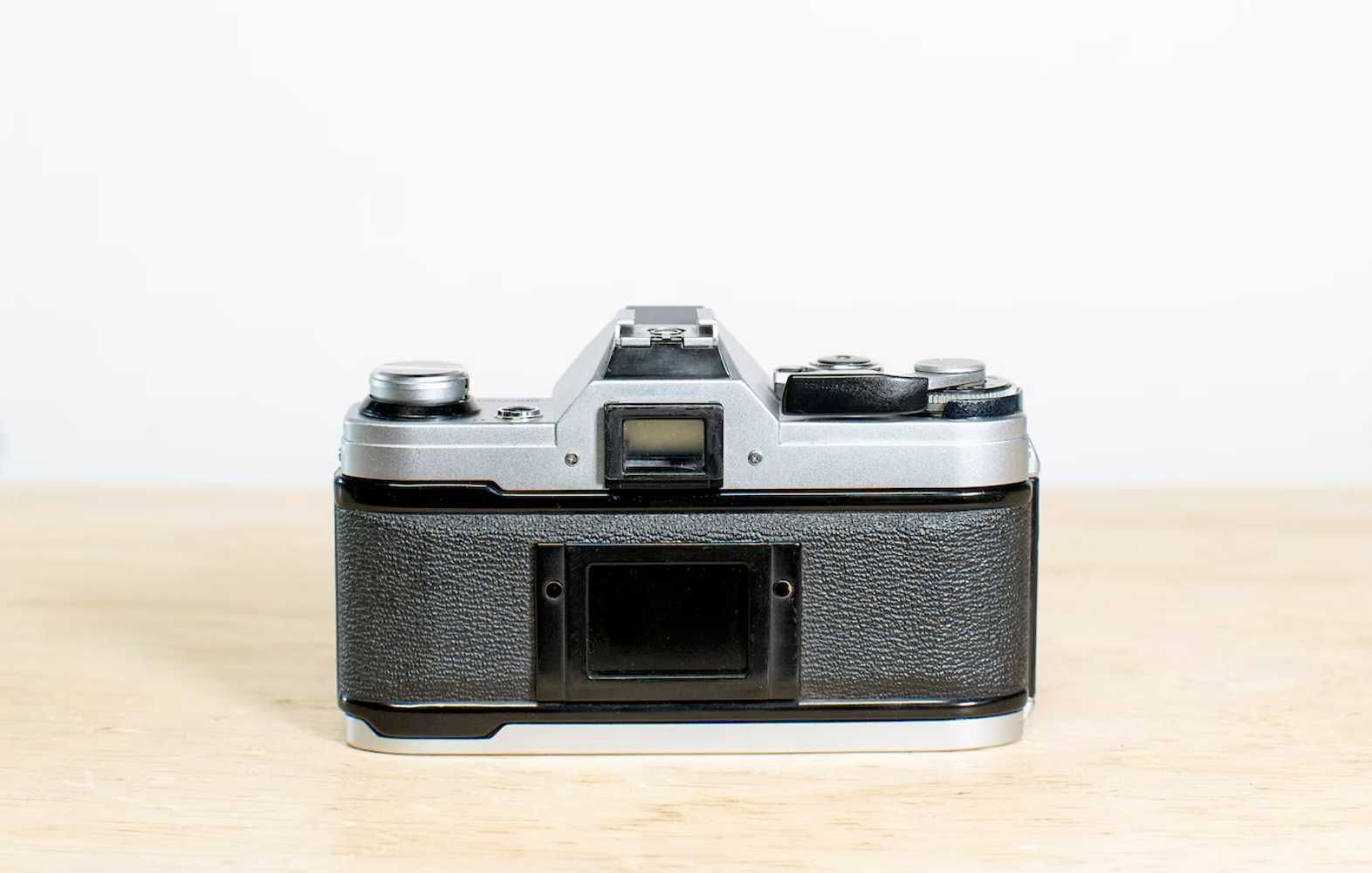 Canon AE-1 + Canon FD 50mm f/1.8 Prime - (testada e limpa)