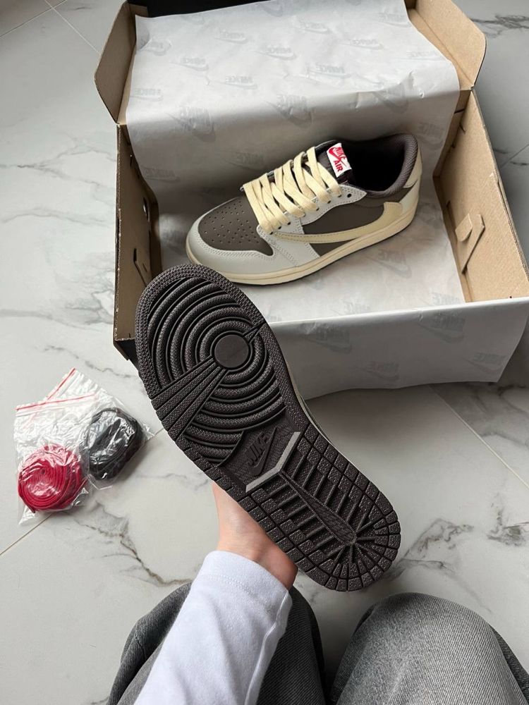 Jordan 1 Low OG SP Travis Scott Reverse Mocha